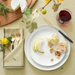 Bee Tablecloth 8 Bee Tablecloth -Deals BAR Store honeybee tablecloth 202221 0225 bee tablecloth 1 z