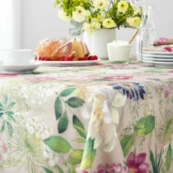 La Vie en Rose Tablecloth -Deals BAR Store la vie en rose tablecloth 202227 0129 la vie en rose tablecloth z