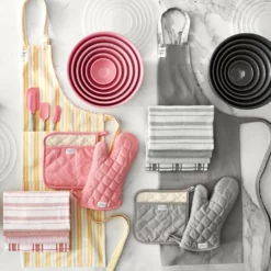 Williams Sonoma Classic Stripe Aprons 10 Williams Sonoma Classic Stripe Aprons -Deals BAR Store personalized stripe apron 202130 0048 williams sonoma potholder z