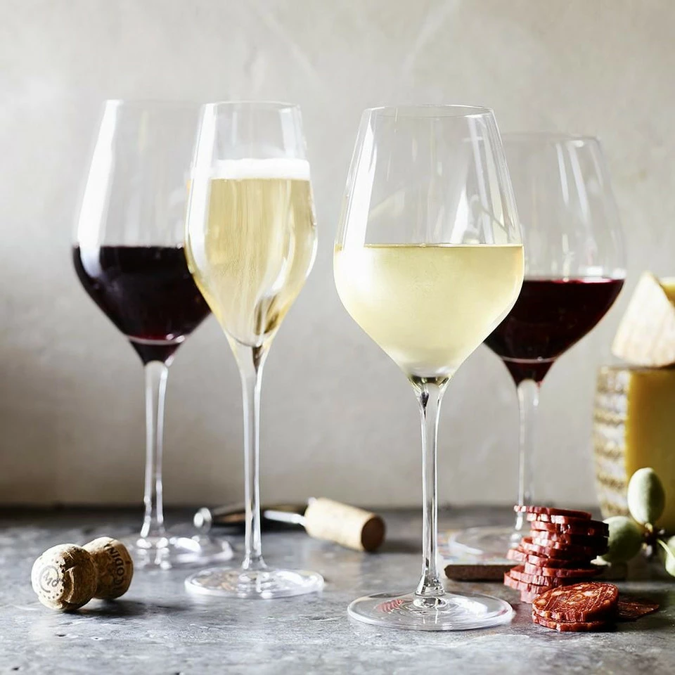 Williams Sonoma Encore Pinot Noir Wine Glass 4 Williams Sonoma Encore Pinot Noir Wine Glass - Image 2